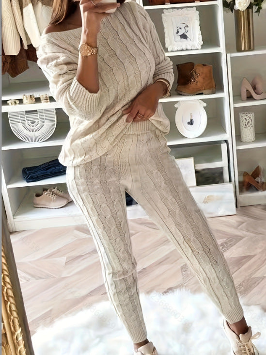 Knitted Two-Piece Set – Effortless Style and Comfort!