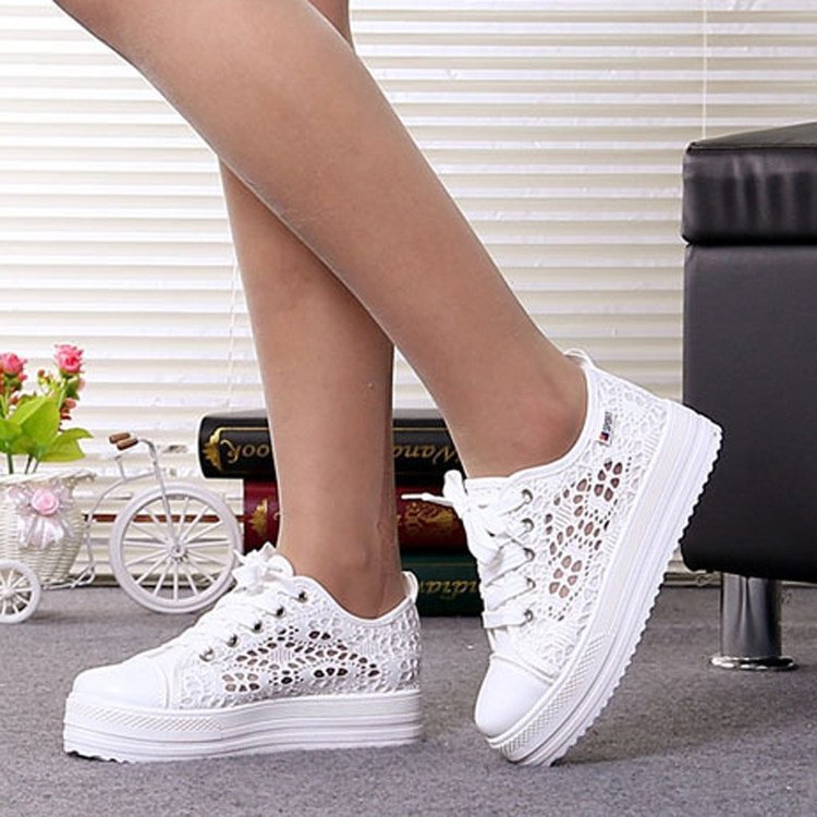 Lace Platform Sneakers – Casual Elegance in Every Step!