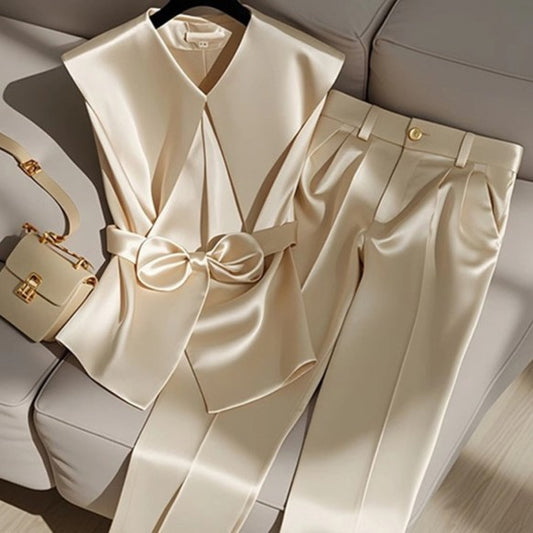 Champagne-colored Pantsuit- Luxury meets modern elegance!