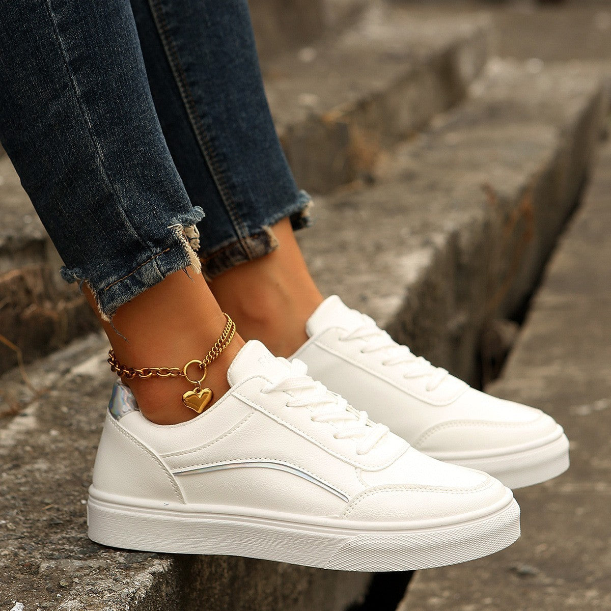 Elegant Casual Sneakers – Style & Comfort for Every Occasion!