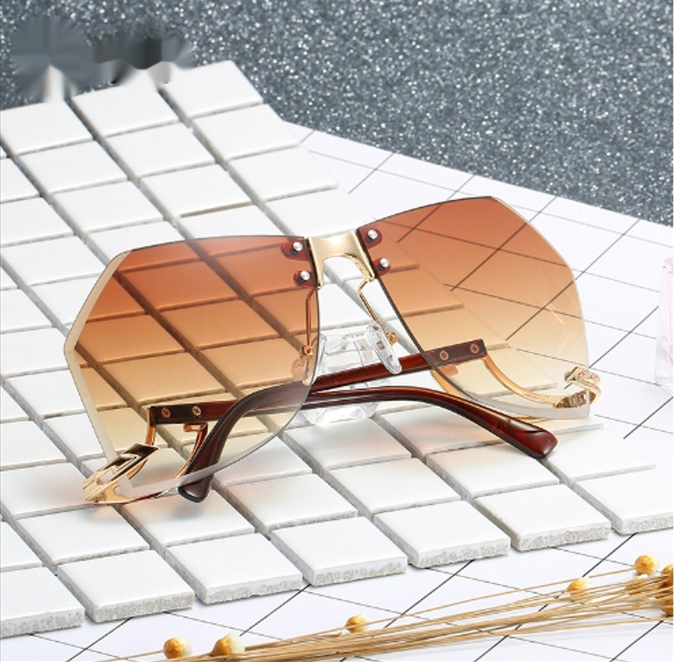 Celeste Shades – Light, Stylish, and Bold Sunglasses