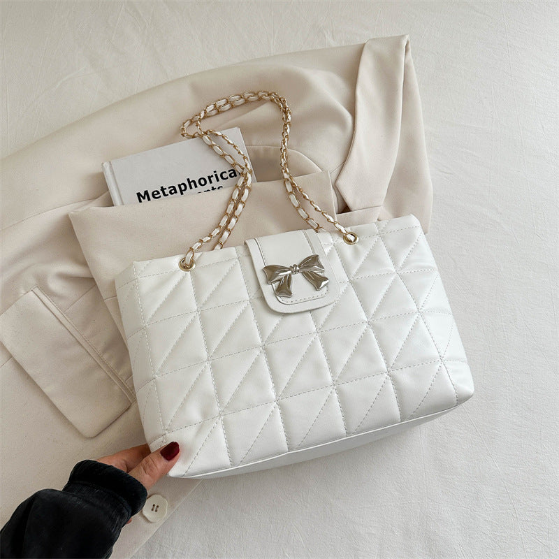 Elegant Shoulder Bag – Diamond Quilted Design & Chic Chain Strap!