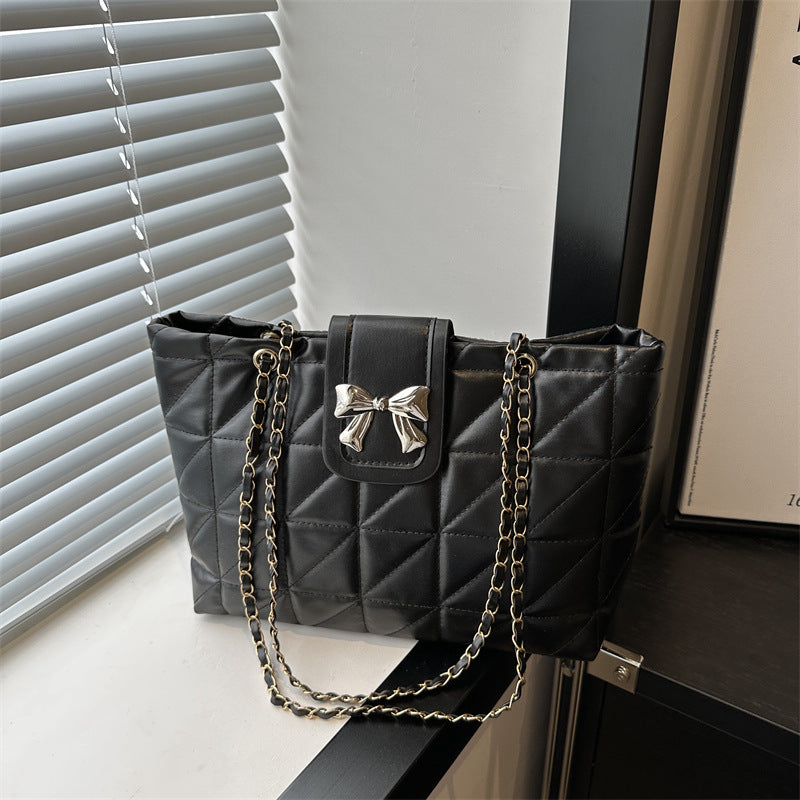 Elegant Shoulder Bag – Diamond Quilted Design & Chic Chain Strap!