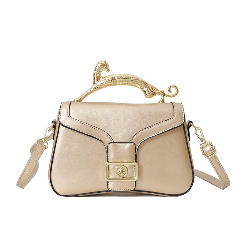 Elegance and practicality in one bag!