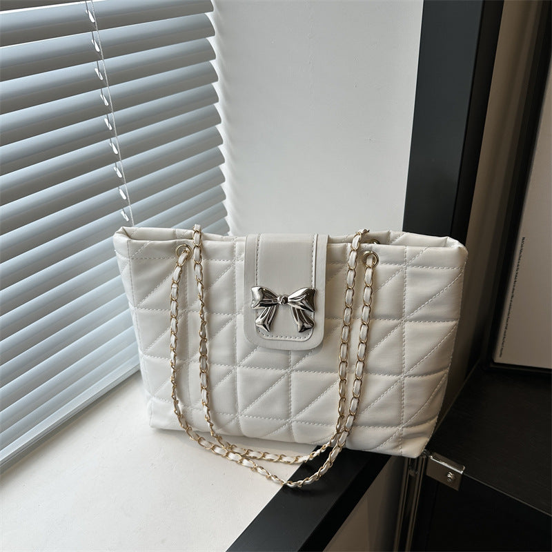 Elegant Shoulder Bag – Diamond Quilted Design & Chic Chain Strap!