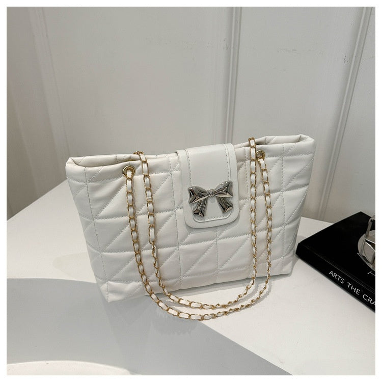 Elegant Shoulder Bag – Diamond Quilted Design & Chic Chain Strap!